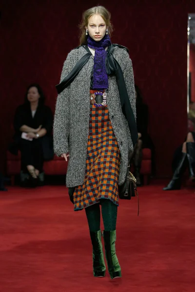 Look 13